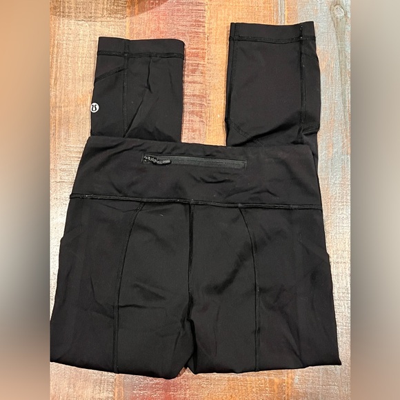 Lululemon nulux 23” crop black euc - Picture 1 of 8
